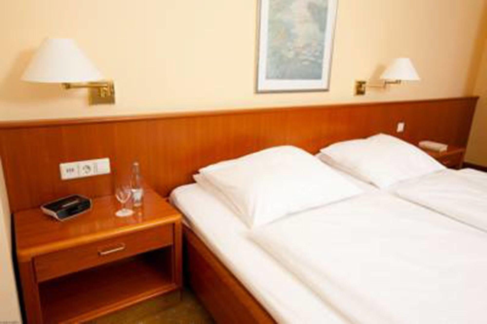 Best Western Hotel Geheimer Rat Магдебург Екстериор снимка